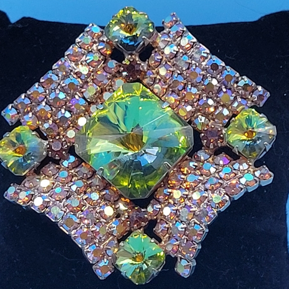 Vintage 60s Aurora Borialis Rhinestone Brooch - Picture 2 of 2